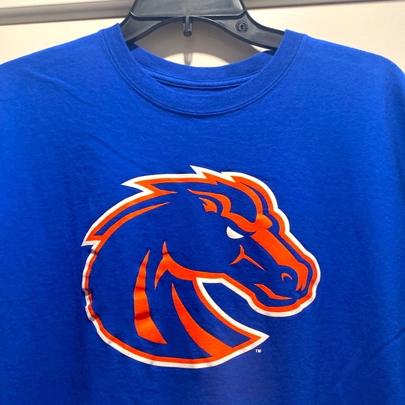 EUC LOT of 2x Boise State Broncos Short Sleeved Shirts Mom/Dad + Son/Daughter! - Picture 10 of 13